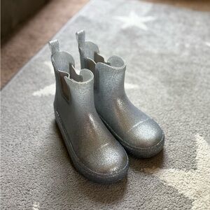Old Navy Kids Silver Glitter Chelsea Rain Boots